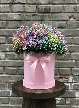 Цветочная композиция из Гипсофила и Розы в шляпной коробке в Садовом Ставропольского края