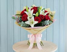 Букет цветов из:  Лилии и Розы в Садовом Ставропольского края