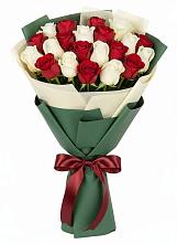 Букет Микс из красных и белых роз #REPLACE_PRED# Садовом Ставропольского края