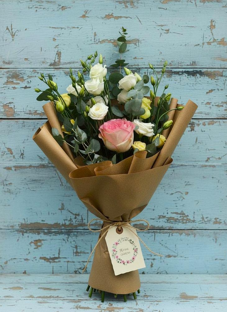 Букет цветов из: Розы и Лизиантусы в Садовом Ставропольского края