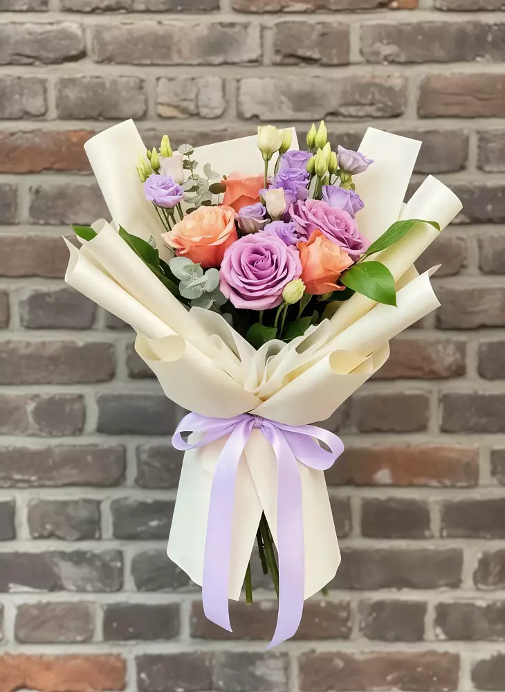 Букет цветов из: Лизиантусы и Розы в Садовом Ставропольского края