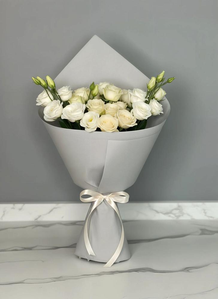 Букет цветов из: Розы и Лизиантусы в Садовом Ставропольского края