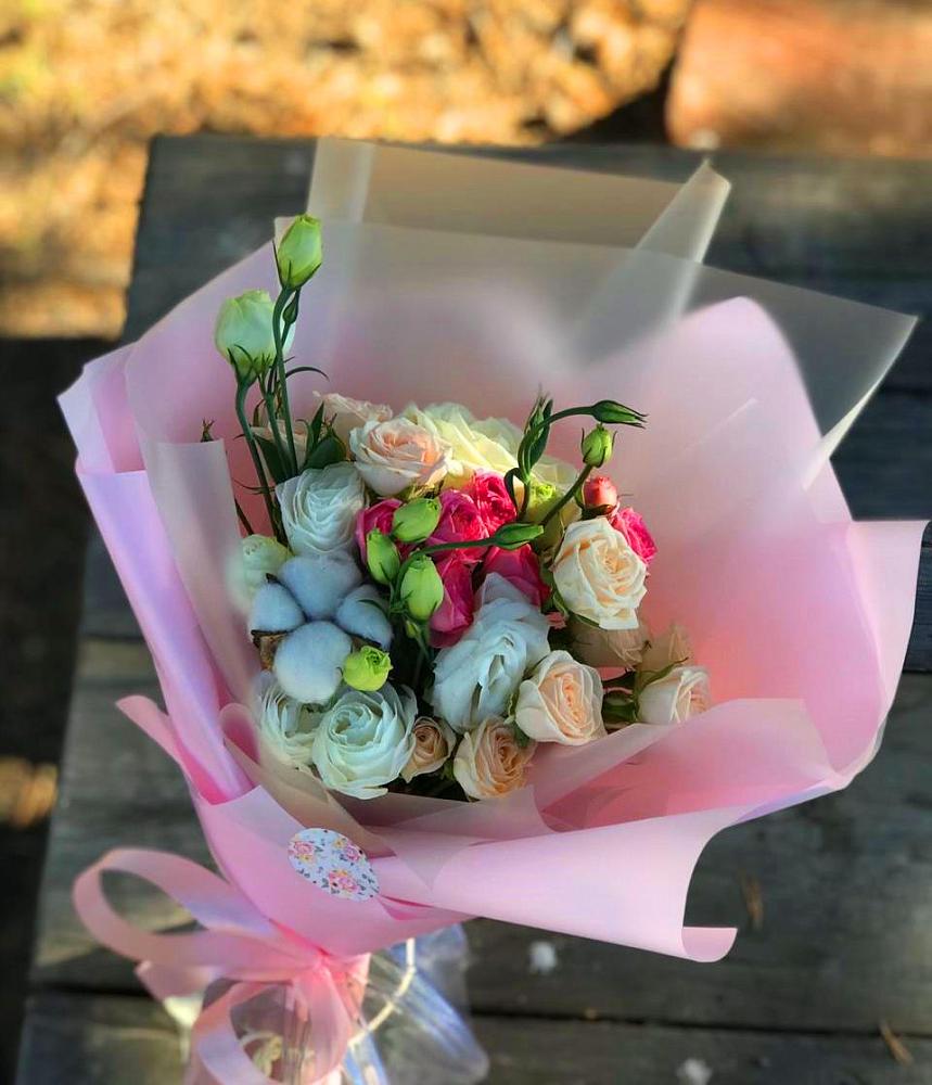 Букет цветов из: Розы и Лизиантусы в Садовом Ставропольского края