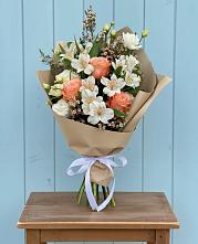 Букет цветов из:  Альстромерии, Лизиантусы, Розы и Хризантемы в Садовом Ставропольского края
