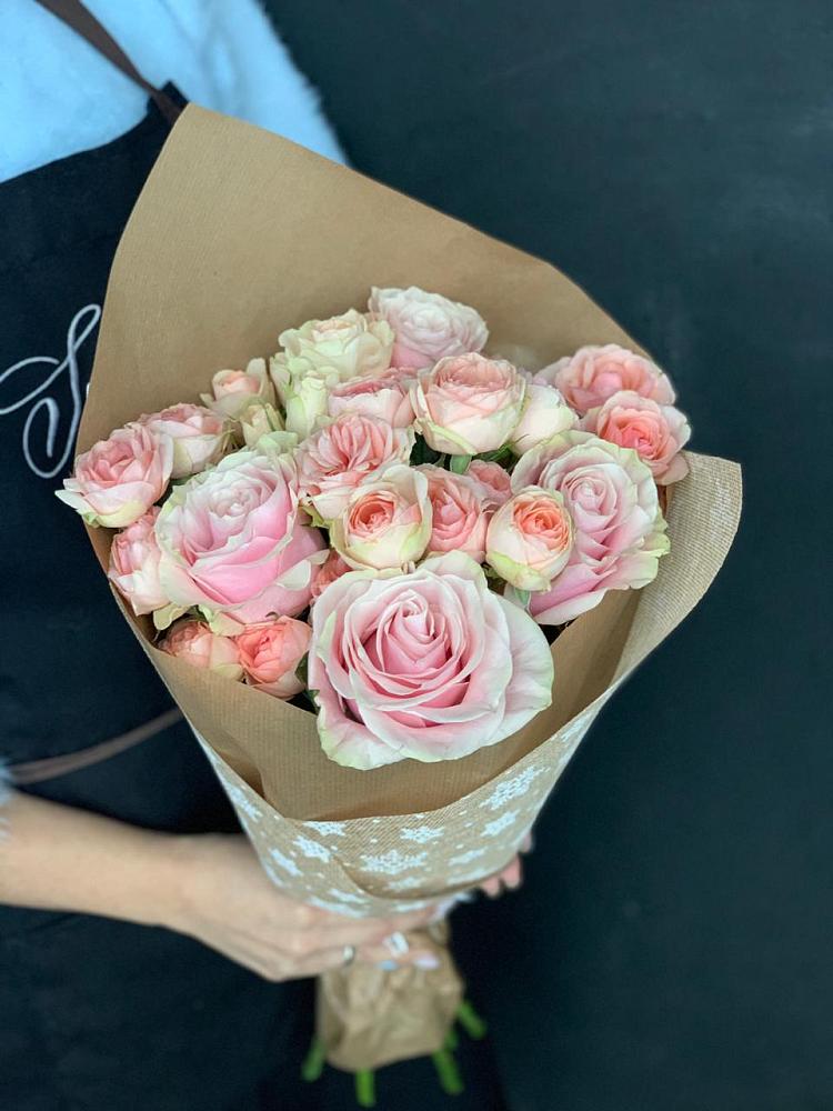 Букет цветов из: Хризантемы и Розы в Садовом Ставропольского края