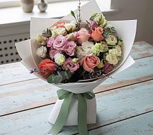 Букет цветов из:  Розы, Лизиантусы и Гвоздики #REPLACE_PRED# Садовом Ставропольского края