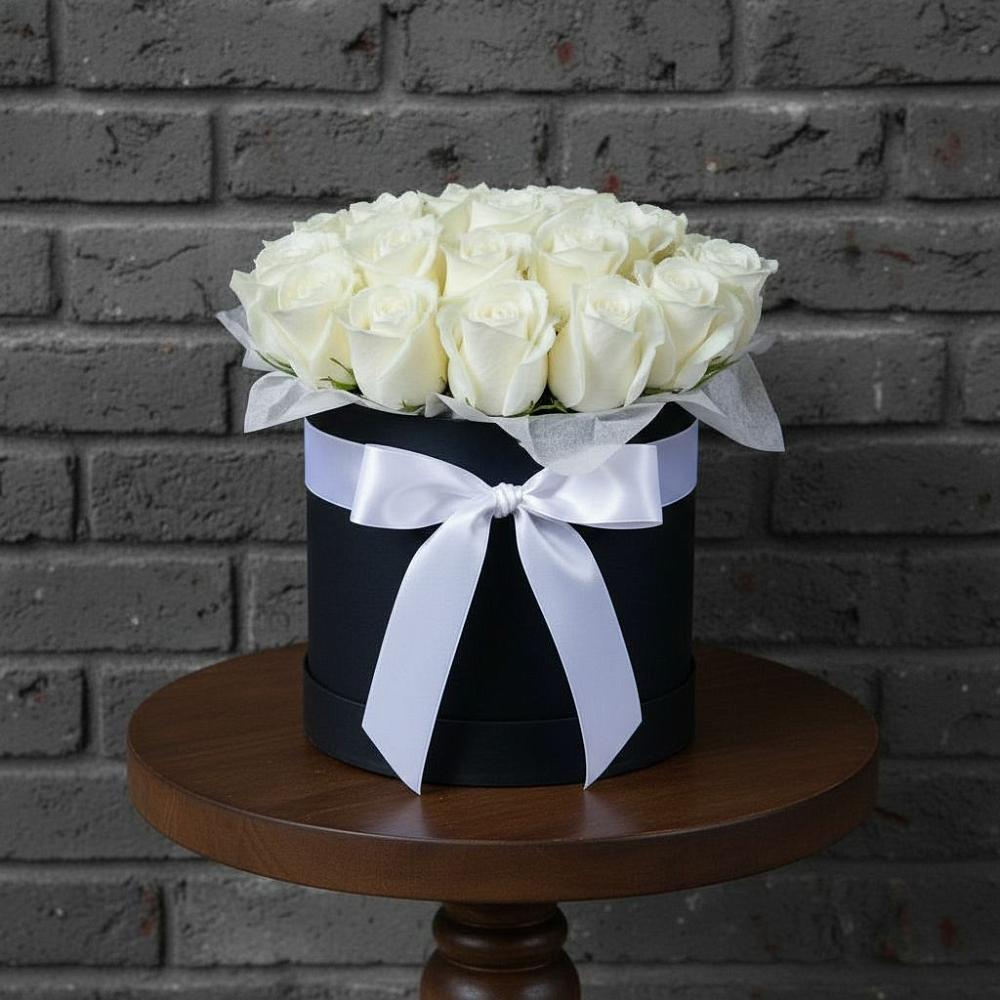 Цветочная композиция из Розы в шляпной коробке в Садовом Ставропольского края