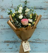 Букет цветов из:  Розы и Лизиантусы #REPLACE_PRED# Садовом Ставропольского края