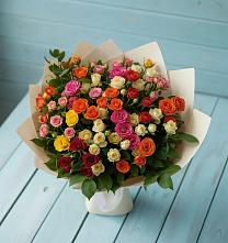 Букет Микс из разноцветных кустовых роз в Садовом Ставропольского края